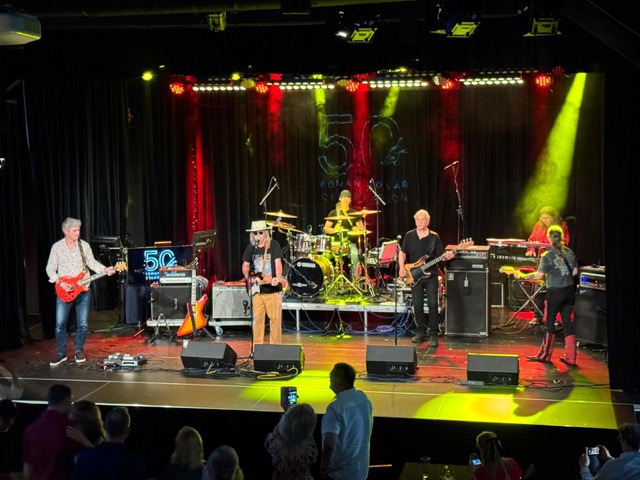 5af35584-acf3-4369-9469-f7ba1b11aeb2 ve stedn velikosti