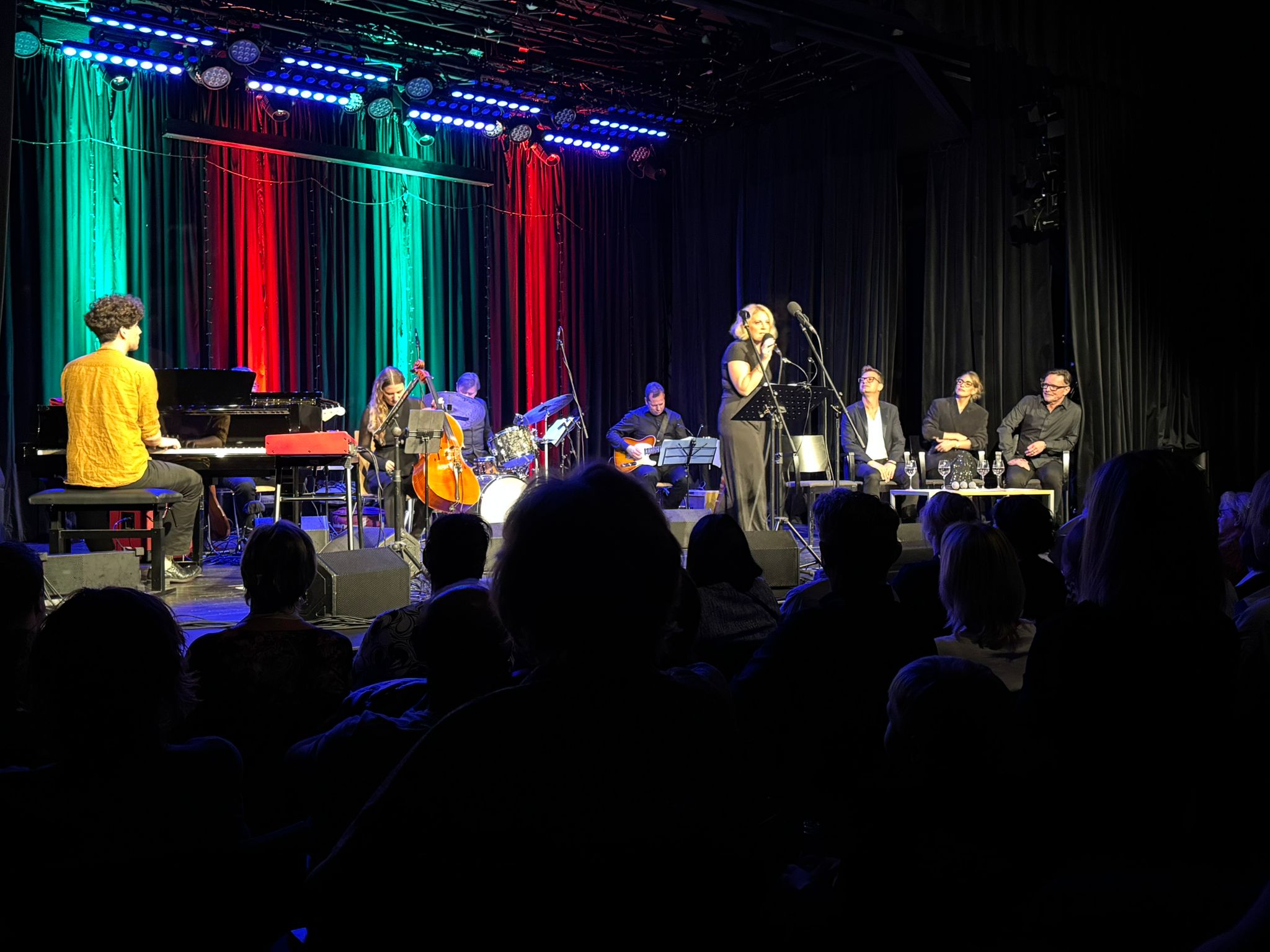 PHOTO-2025-10-22-19-18-08